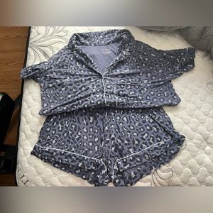 Victoria Secret Women's Pajama set size SMALL
